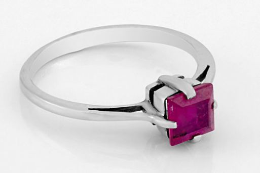 Серебряное кольцо с рубином 61707 купить в магазине Самоцветы мира
