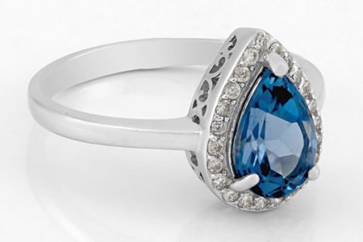 Серебряное кольцо с лондон топазом и фианитами 61778 купить в магазине Самоцветы мира