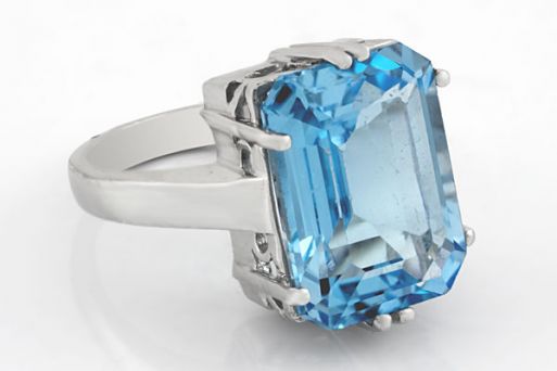 Серебряное кольцо с топазом 62709 купить в магазине Самоцветы мира