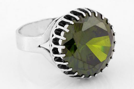 Серебряное кольцо с фианитом 62751 купить в магазине Самоцветы мира