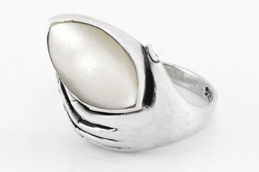 Серебряное кольцо с перламутром 63185 купить в магазине Самоцветы мира
