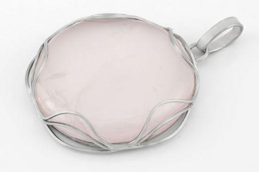 Мельхиоровый кулон с розовым кварцем 63269 купить в магазине Самоцветы мира