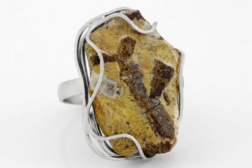 Мельхиоровое кольцо с ставролитом 63288 купить в магазине Самоцветы мира