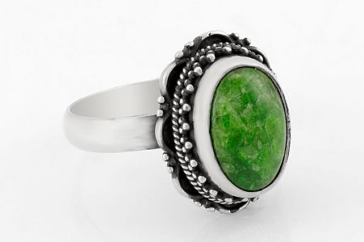 Серебряное кольцо с хромдиопсидом 63452 купить в магазине Самоцветы мира