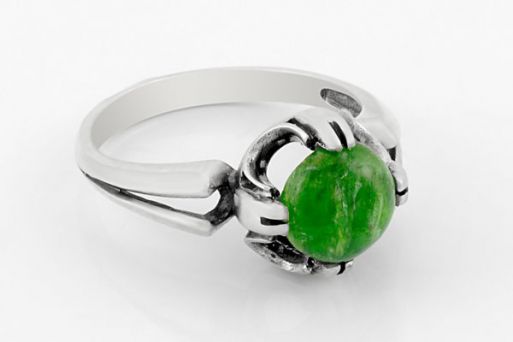 Серебряное кольцо с хромдиопсидом 63455 купить в магазине Самоцветы мира