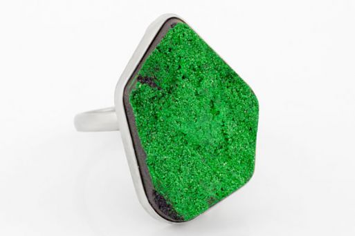 Мельхиоровое кольцо с уваровитом 63476 купить в магазине Самоцветы мира