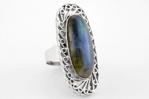 Серебряное кольцо с лабрадором 63626 купить в магазине Самоцветы мира