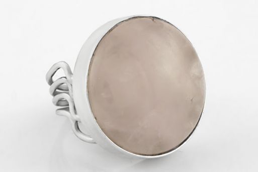 Серебряное кольцо с розовым кварцем 63627 купить в магазине Самоцветы мира