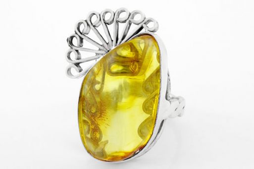 Серебряное кольцо с янтарём 63639 купить в магазине Самоцветы мира
