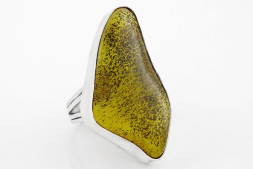Серебряное кольцо с янтарём 63641 купить в магазине Самоцветы мира