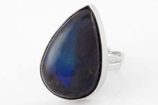 Серебряное кольцо с лабрадором 63656 купить в магазине Самоцветы мира