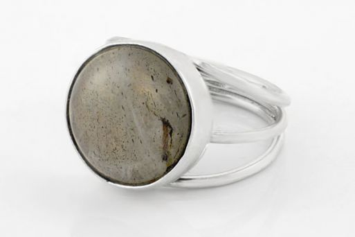 Серебряное кольцо с лабрадором 63657 купить в магазине Самоцветы мира