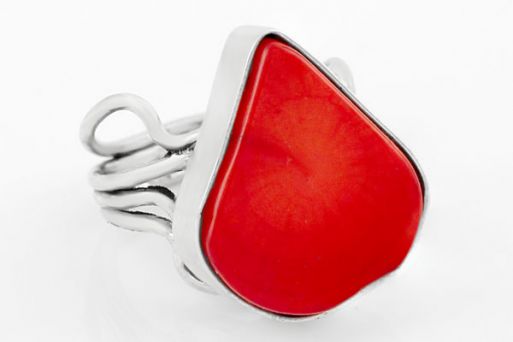 Серебряное кольцо с кораллом 63660 купить в магазине Самоцветы мира