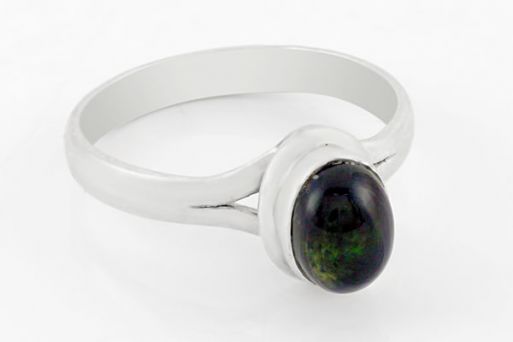 Серебряное кольцо с опалом 63682 купить в магазине Самоцветы мира