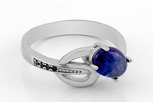 Серебряное кольцо с сапфиром 63812 купить в магазине Самоцветы мира