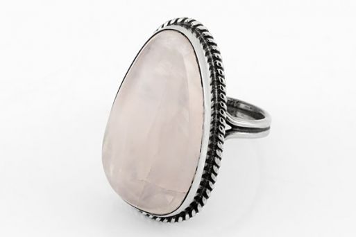 Мельхиоровое кольцо с розовым кварцем 64002 купить в магазине Самоцветы мира
