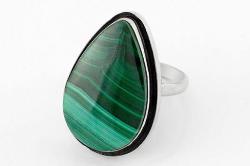 Мельхиоровое кольцо с малахитом 64102 купить в магазине Самоцветы мира