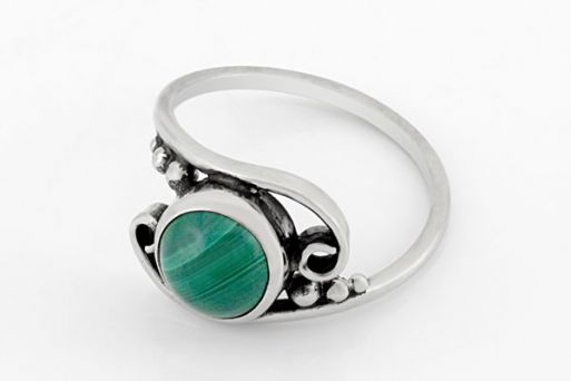 Мельхиоровое кольцо с малахитом 64112 купить в магазине Самоцветы мира