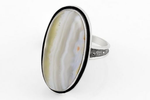 Мельхиоровое кольцо с агатом 64150 купить в магазине Самоцветы мира