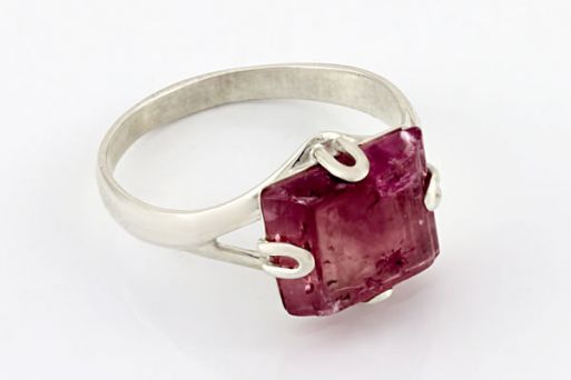 Серебряное кольцо с турмалином 64976 купить в магазине Самоцветы мира