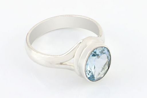 Серебряное кольцо с топазом 65014 купить в магазине Самоцветы мира