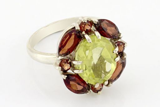 Серебряное кольцо с цитрином 65019 купить в магазине Самоцветы мира