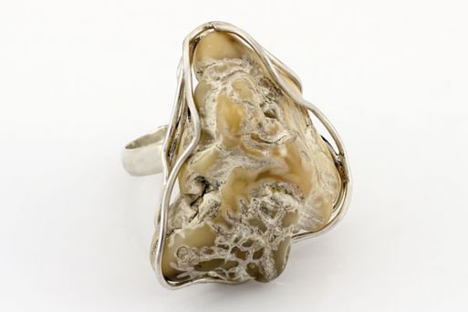 Серебряное кольцо с опалом 65099 купить в магазине Самоцветы мира