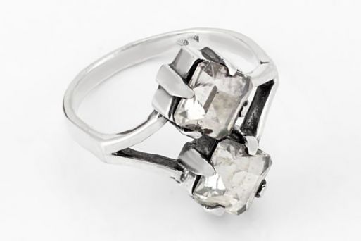 Серебряное кольцо с топазом 65392 купить в магазине Самоцветы мира