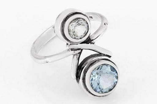 Серебряное кольцо с топазом 65411 купить в магазине Самоцветы мира