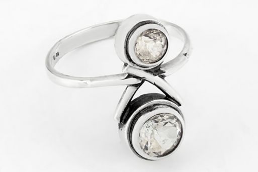 Серебряное кольцо с топазом 65412 купить в магазине Самоцветы мира