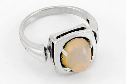 Серебряное кольцо с опалом 65791 купить в магазине Самоцветы мира
