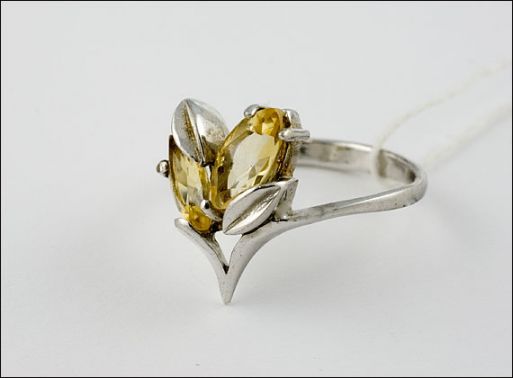 Серебряное кольцо с цитрином 2 маркизы 7850 купить в магазине Самоцветы мира