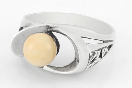 Серебряное кольцо с кораллом 9844 купить в магазине Самоцветы мира