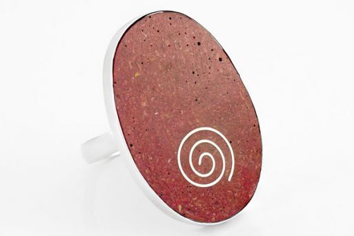 Серебряное кольцо с кораллом 30054 купить в магазине Самоцветы мира