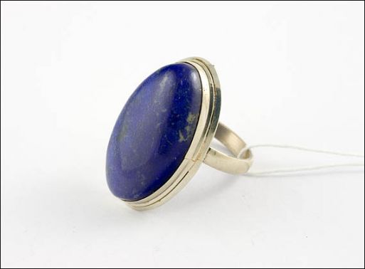 Серебряное кольцо с лазуритом овал 20476 купить в магазине Самоцветы мира