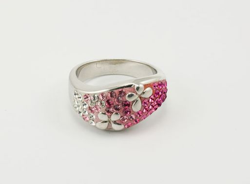 Серебряное кольцо с Кристаллами Swarovski 24385 купить в магазине Самоцветы мира
