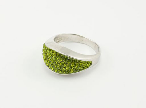 Серебряное кольцо с Кристаллами Swarovski 24395 купить в магазине Самоцветы мира