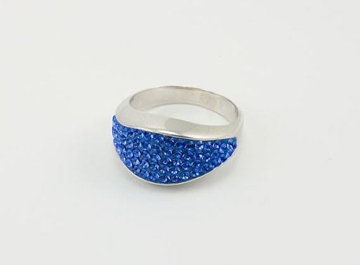 Серебряное кольцо с Кристаллами Swarovski 24397 купить в магазине Самоцветы мира
