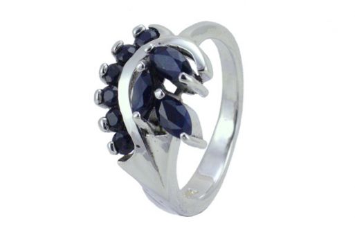 Серебряное кольцо с сапфиром 28538 купить в магазине Самоцветы мира