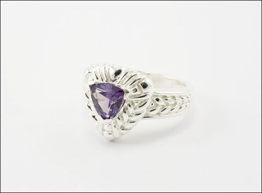 Серебряное кольцо с александритом 29378 купить в магазине Самоцветы мира
