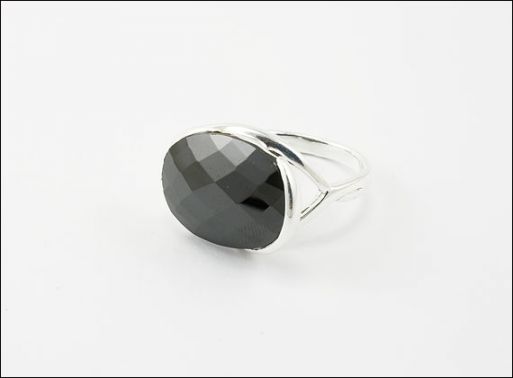 Серебряное кольцо с чёрным агатом 29548 купить в магазине Самоцветы мира