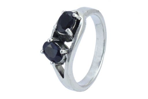 Серебряное кольцо с сапфиром 31334 купить в магазине Самоцветы мира