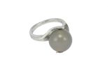 Кольцо из серебра с агатом серым шар 12 мм 35686