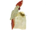 Фигурка попугай с хохолком из яшмы у гнезда. Вес 100-130 гр.