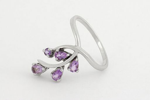 Серебряное кольцо с аметистом 38690 купить в магазине Самоцветы мира
