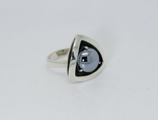 Серебряное кольцо с гематитом 41171 купить в магазине Самоцветы мира