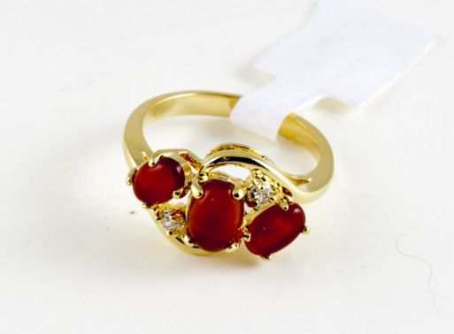 Позолоченное кольцо из мельхиора с сердоликом 41635 купить в магазине Самоцветы мира