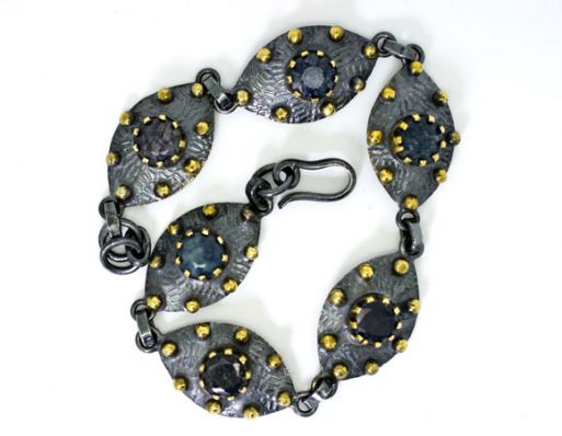 Серебряный браслет с сапфиром 41793 купить в магазине Самоцветы мира