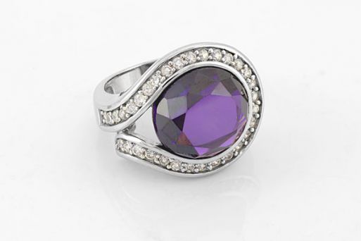 Серебряное кольцо с аметистом и фианитами 42448 купить в магазине Самоцветы мира