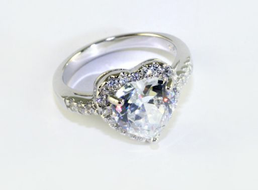 Серебряное кольцо с горным хрусталем и фианитами 42588 купить в магазине Самоцветы мира